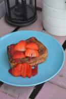   Torrijas rellenas de Nutella con fresas