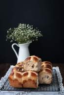   Hot cross buns (Panecillos de pascua ingleses)