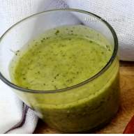   Salsa verde con hierbas aromáticas y especias