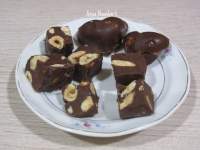   CHOCOLATINAS CON LECHE CONDENSADA, ALMENDRAS Y AVELLANAS 