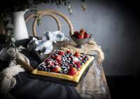 TARTA DE HOJALDRE, CREMA PASTELERA Y FRUTOS ROJOS  