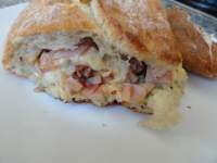   PAN CON QUESO Y BACON 