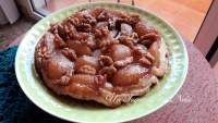 Un Toque de CaNela: TARTA TATIN DE PERAS Y NUECES