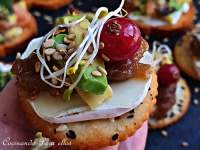   CANAPE DE QUESO CABRA Y CEBOLLA CARAMELIZADA ..... CANAPE DE SALMON AHUMADO Y AGUACATE 