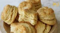 
BUTTERMILK BISCUITS | Bollitos tiernos de mantequilla  