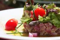 Tartar de atún, kiwi y cilantro - Cocinar rico y sano