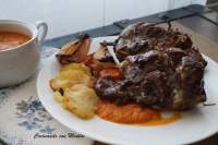 
Carrilleras de cerdo al horno con patatas  