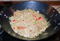   Fideos chinos con pollo y vegetales