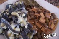   Farfalle bianco/nere calamar con habas