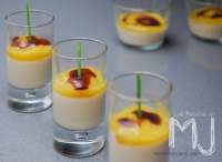   CHUPITOS DE MOUSSE DE FOIE Y COULIS DE MANGO