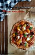 Pizza rústica de centeno con tomatitos y mozzarella