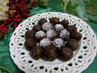                  Cocinando para ellos : TRUFAS DE COCO, CUBIERTAS DE CHOCOLATE