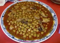   GARBANZOS CON CHIPIRONES