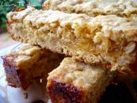   Barritas de avena y mermelada de mandarina.